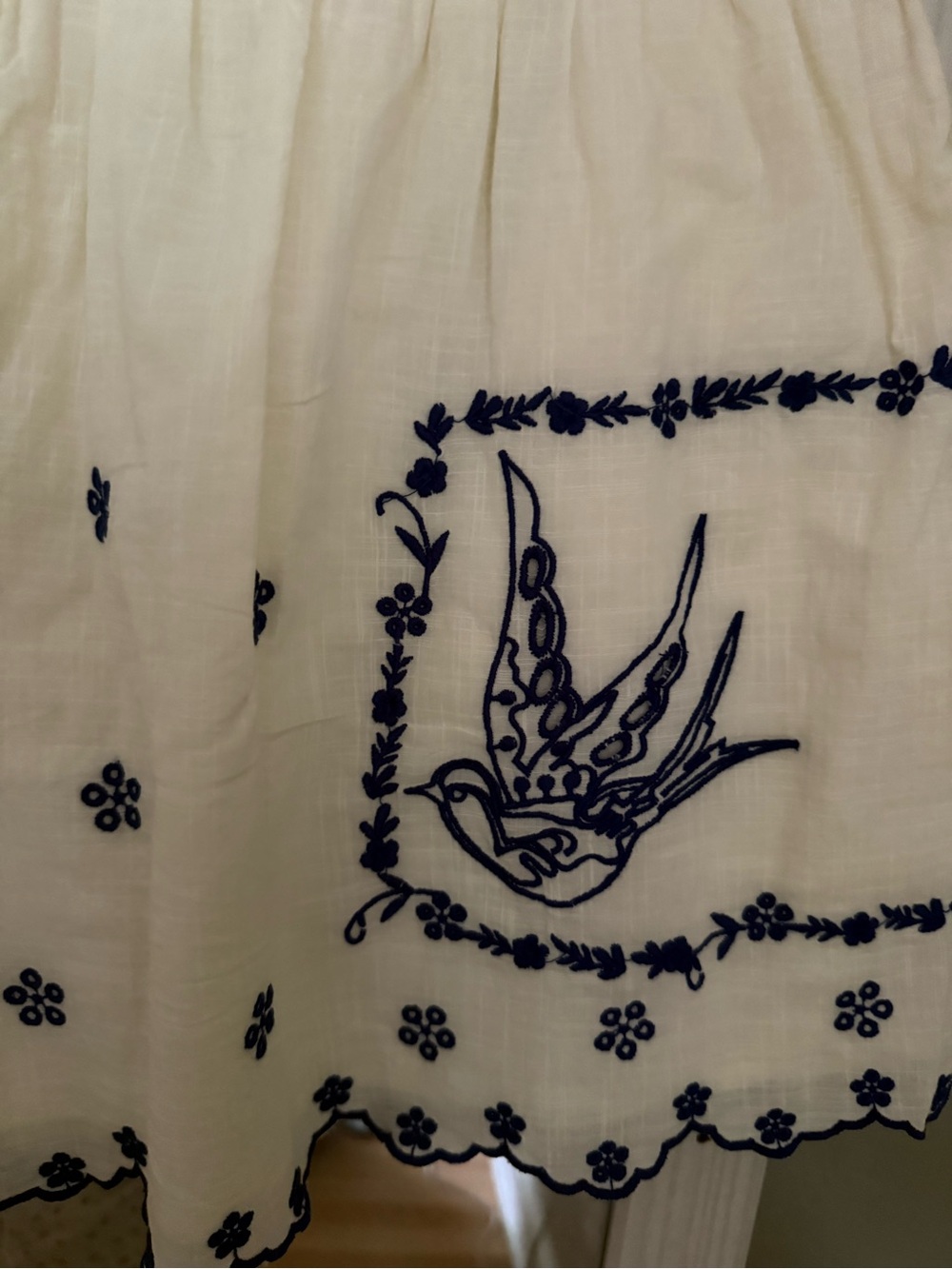 Anthropologie maeveEmbroidered Ivory Women's Shorts with Navy dainty Bird Accent - Picture 7 of 11